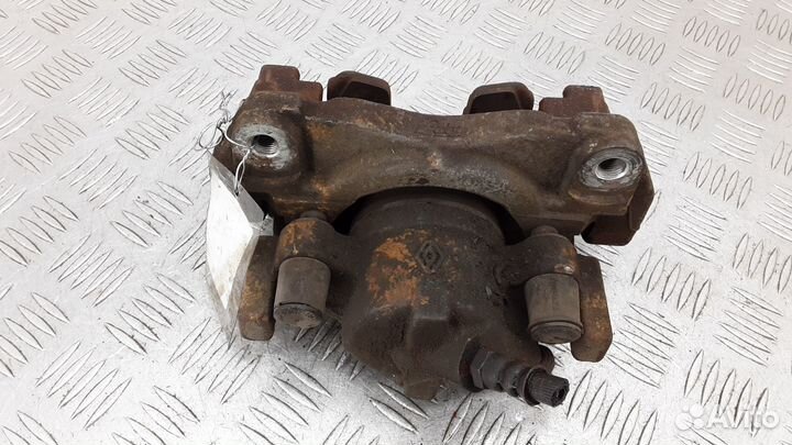 Суппорт передний левый Renault Scenic 3 2010