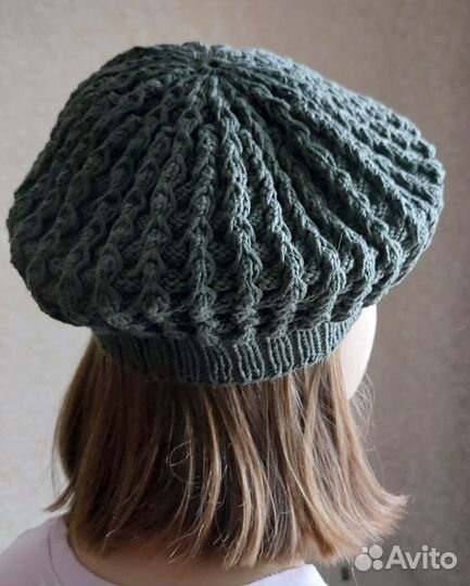Берет новый женский вязаный