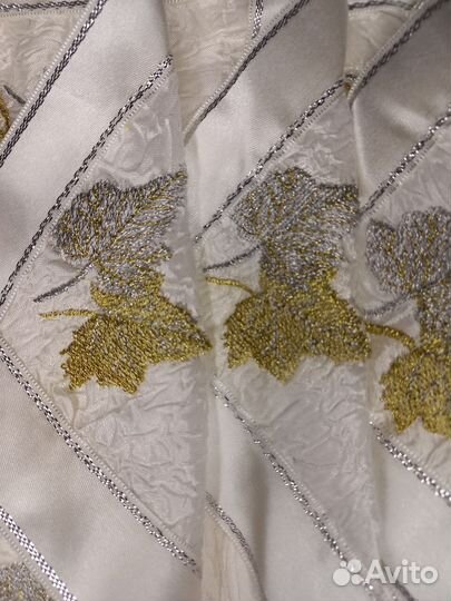 Скатерть праздничная 150х220 с салфетками 12 шт