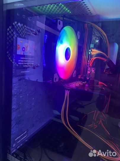 Игровой компьютер с клавиатурой/обмен