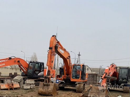 Услуги,Аренда гусеничного экскаватора Hitachi