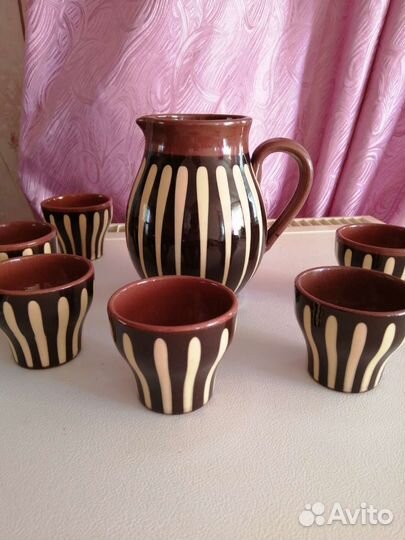 Кувшин и бокалы