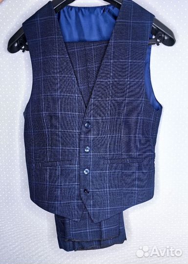 Мужской костюм тройка 42 размер