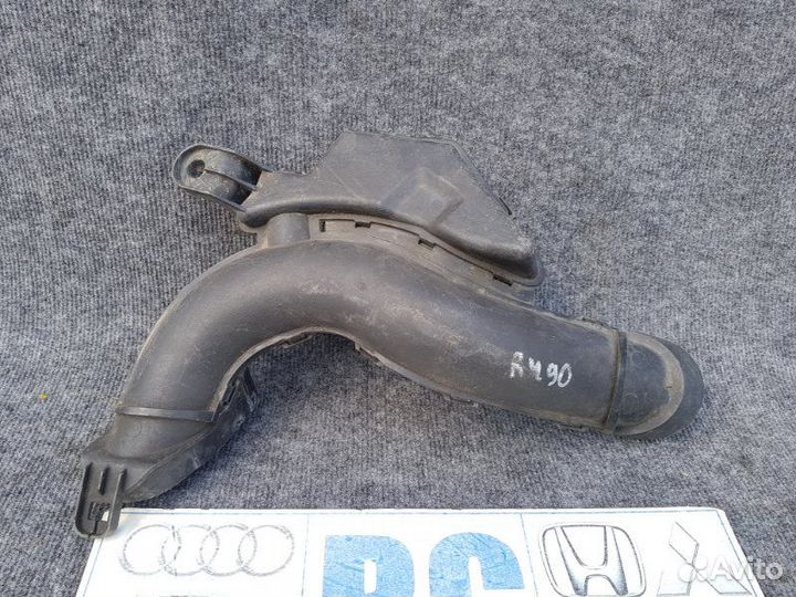 Воздухозаборник Nissan Juke 2013