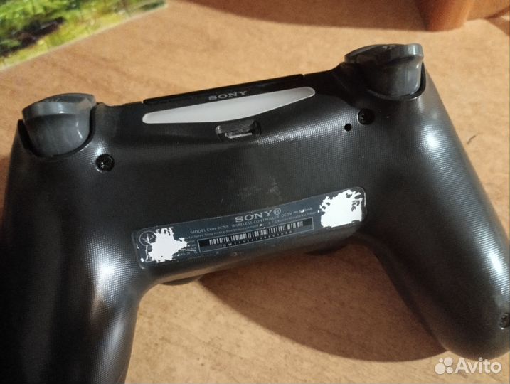 Продам Геймпад от PS4 оригинальный