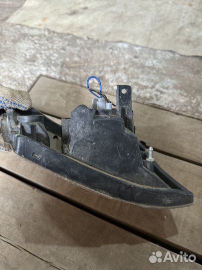 Левый Габарит поворотник Toyota Cresta 90