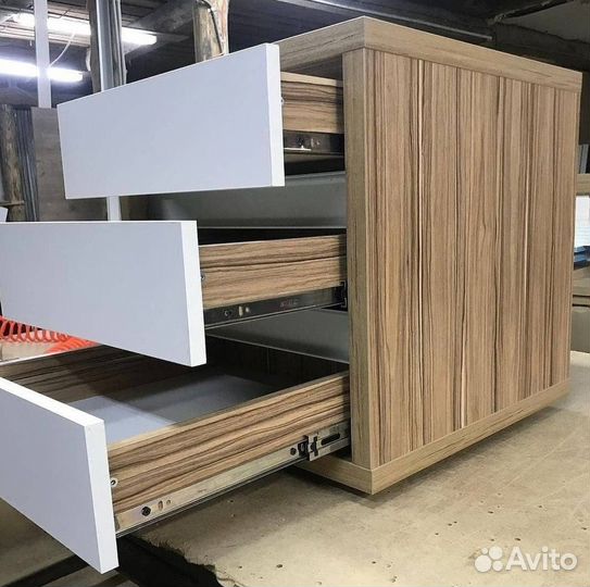 Тумба с ящиками