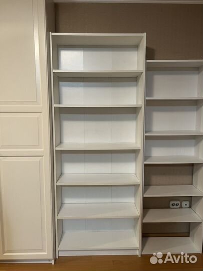 Книжный стеллаж