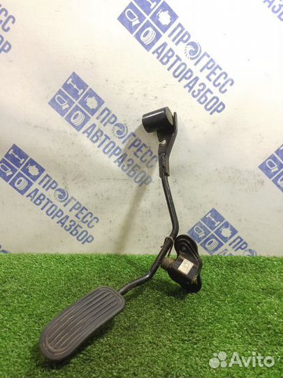 Педаль газа Toyota Avensis универсал 1.8 1zzfe