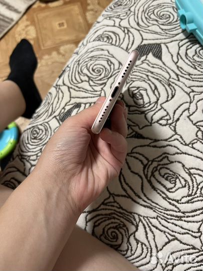 Телефон iPhone 7