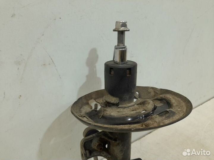 Амортизатор передний правый Toyota Camry V70