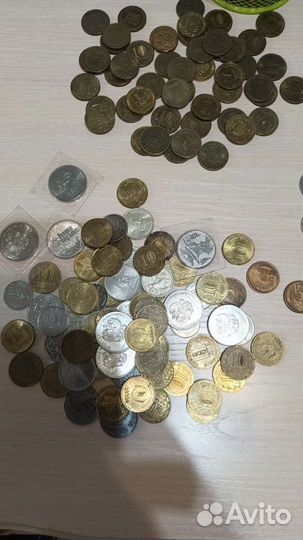 Юбилейные монеты