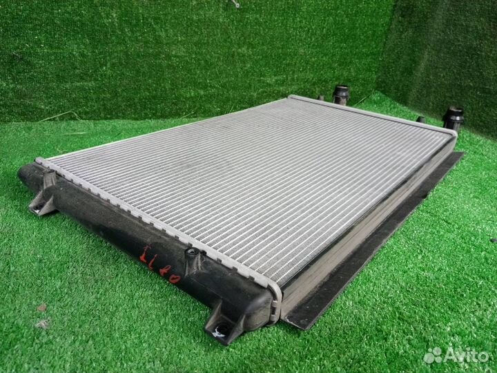 Радиатор охлаждения двигателя Volkswagen Jetta 5
