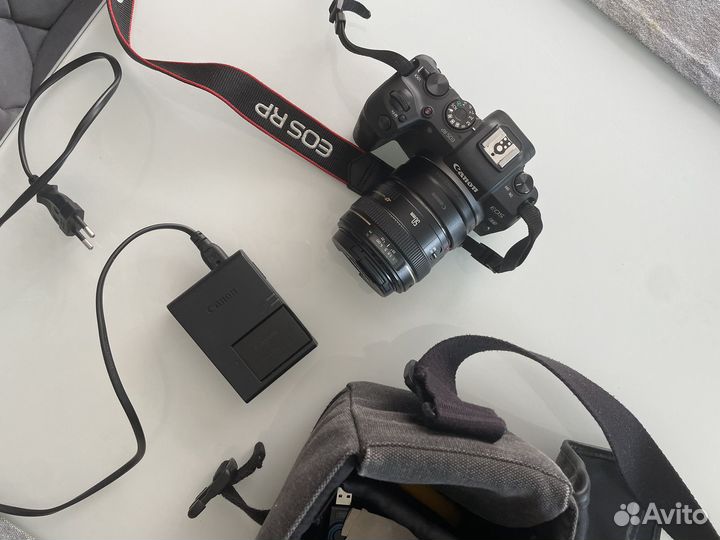 Беззеркальный фотоаппарат Canon RP