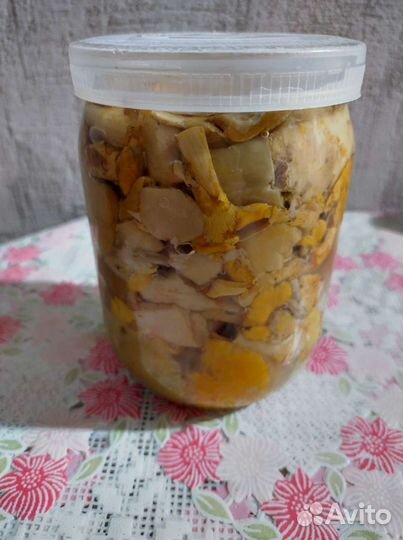 Сок,тушёнка домашняя,огурцы, грибы,варенье,чай