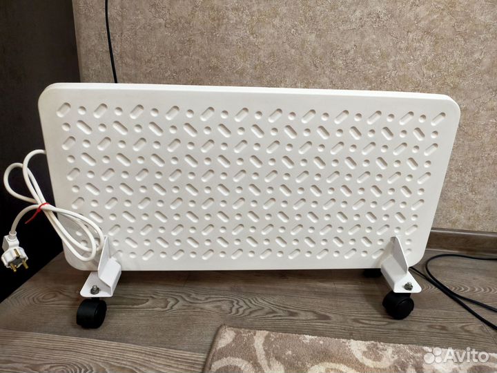 Кварцевый обогреватель 381Вт