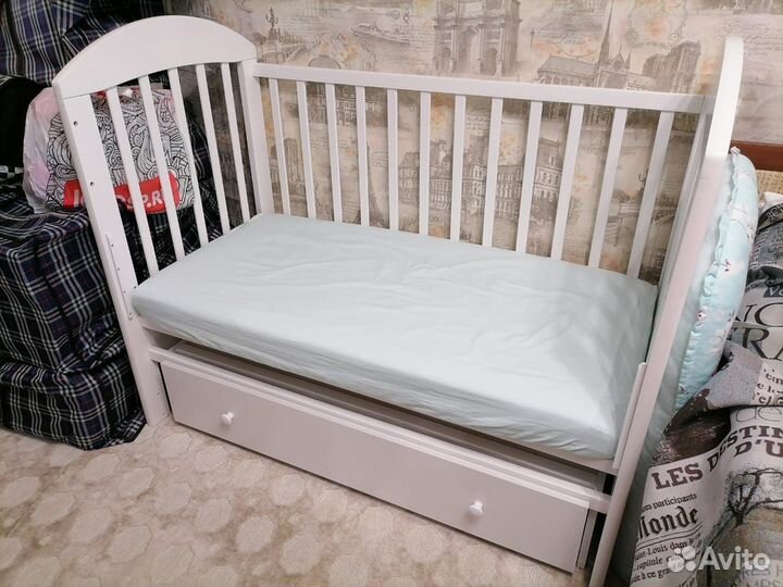 Детская кроватка