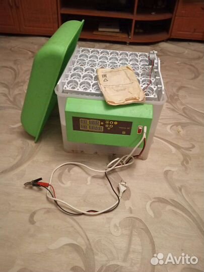 Инкубатор для вывода яиц