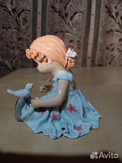 Статуэтка фарфор