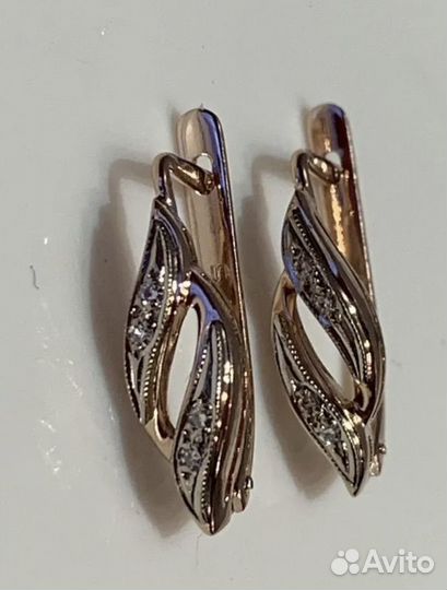 Золотые серьги с бриллиантами мюз