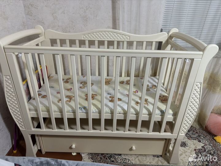 Детская кроватка