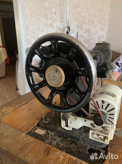 Швейная машинка Подольская с электроприводом