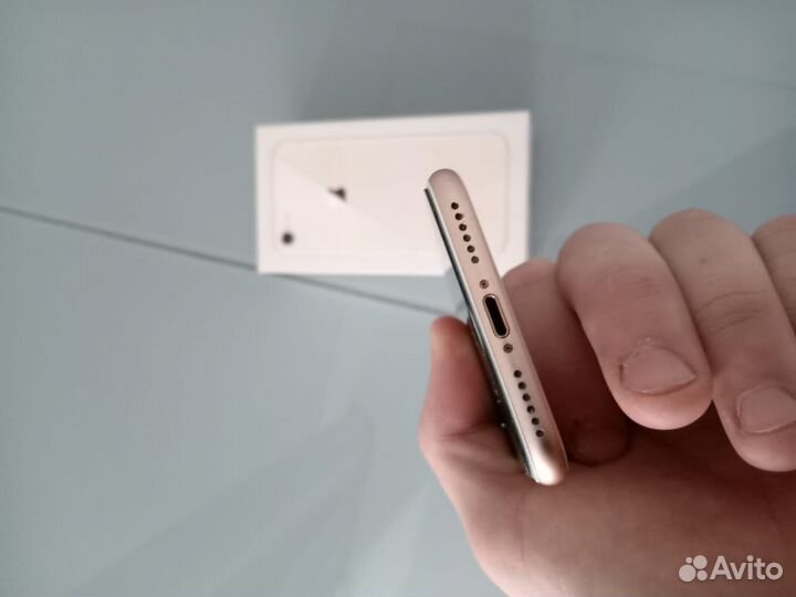 iPhone 8, 64 ГБ