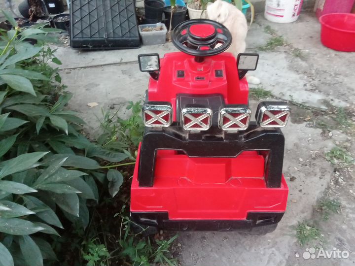 Детская машина на аккумуляторе