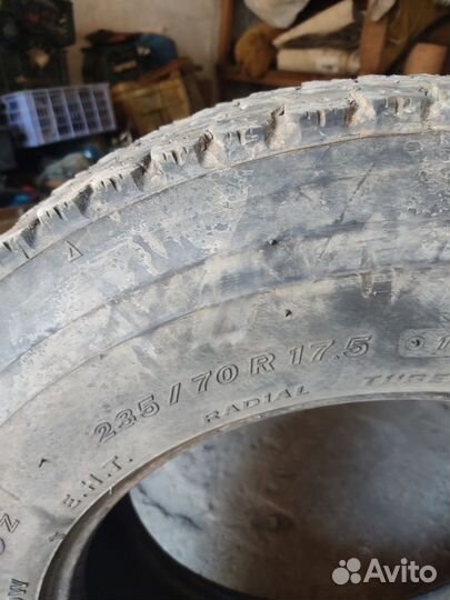 Toyo Hyparadial M912 235/70 R17C
