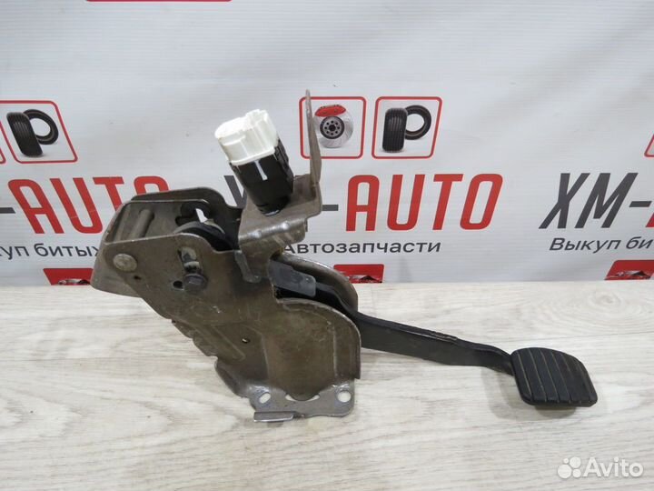 Педаль тормоза LADA Xray