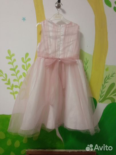 Платье нарядное для девочки 122 размер