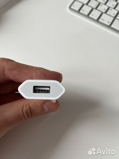 Сетевое зарядное устройство Apple мощностью 5 Вт