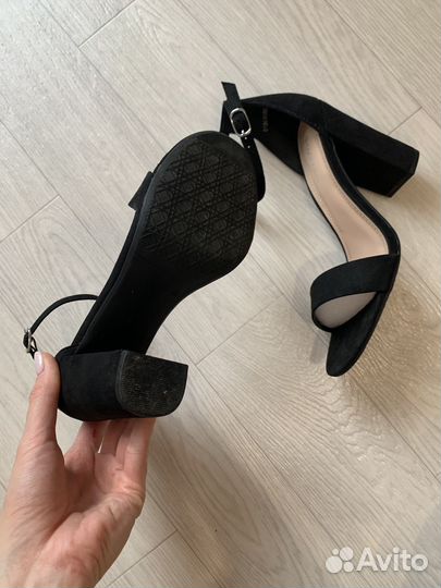 Босоножки 36