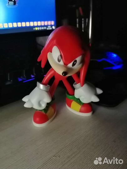 Фигурка Наклз из Соника