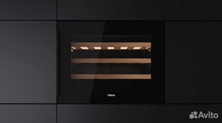 Винный шкаф встраиваемый Teka RVI 10024