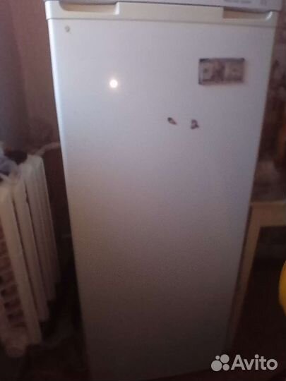 Холодильник бу пол года