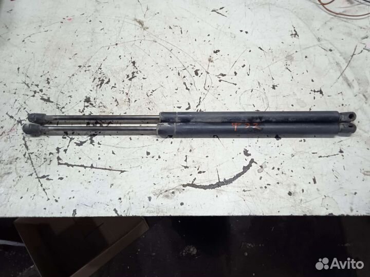 Упор крышки багажника Ford Explorer 2 Форд