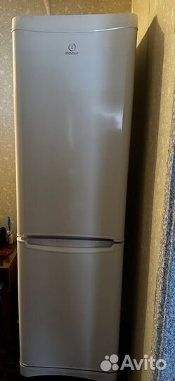 Холодильник indesit