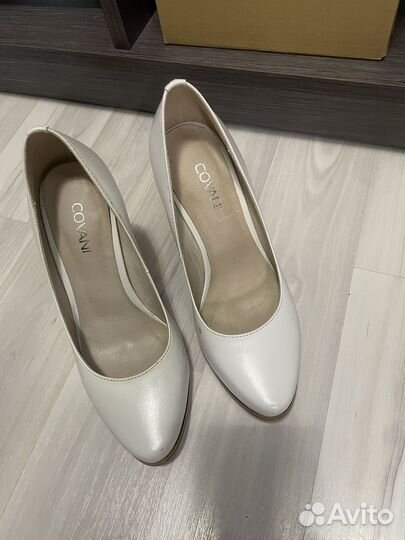 Туфли белые