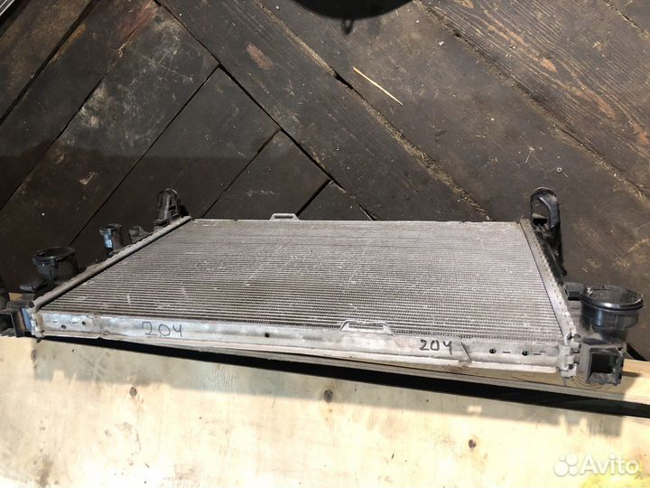 Радиатор охлаждения Мерседес W204 GLK W207 W212