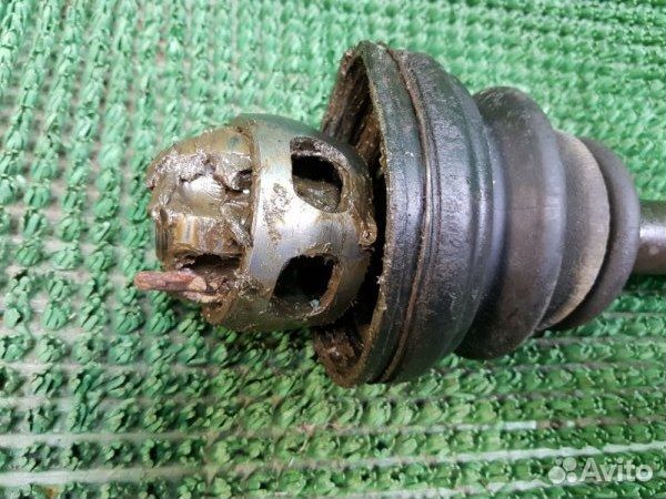 Привод передний левый Nissan Maxima A33 VQ20DE