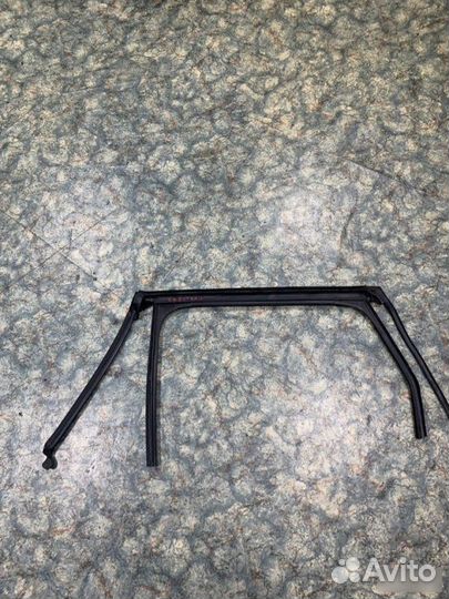 Уплотнитель стекла двери Opel Astra J