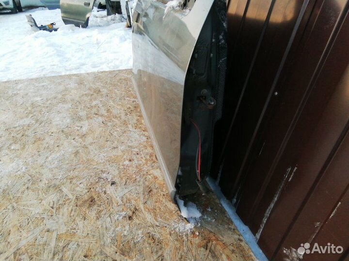 Дверь боковая передняя правая Renault 19