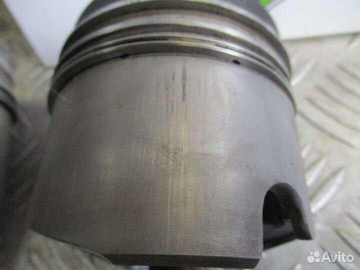 Поршень с шатуном Volkswagen Transporter T3