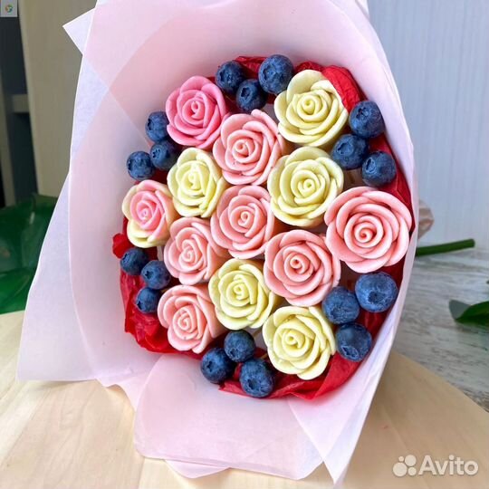 Цветы в шоколаде, подарок на праздник