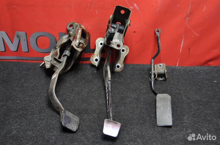 Педаль сцепления nissan bluebird EU13