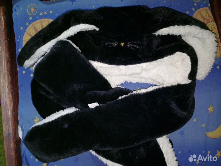 Шапка с длинными ушами