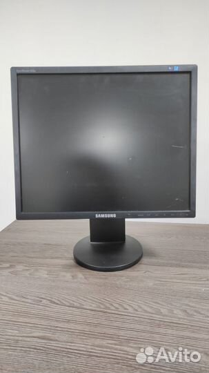 Монитор Samsung 943N