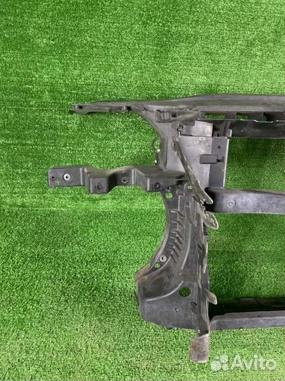 Панель передняя / телевизор Volkswagen Passat B6