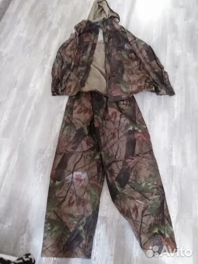 Защитный костюм от воздействия атмосферных осадков